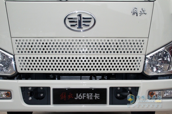  一汽解放 J6F 130马力 厢式轻卡 前脸