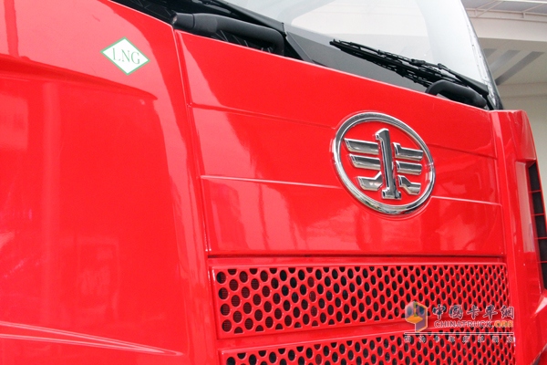 解放 J6P重卡 350马力 6X4 LNG自卸车 LOGO