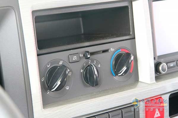 一汽通用 S230公狮 120马力 排半轻卡