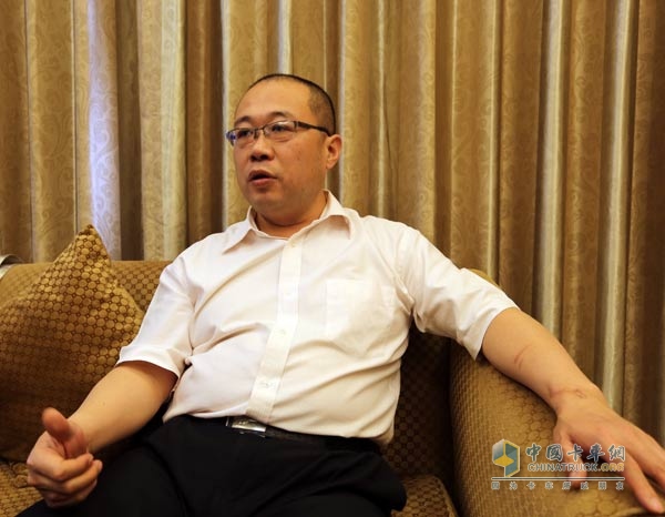 中国重汽轻卡销售部总经理王德春