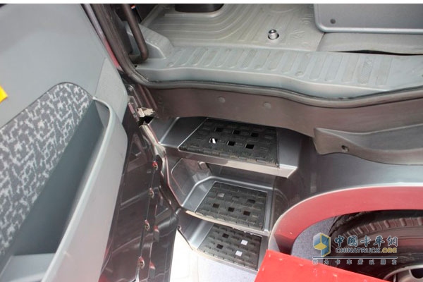 北奔重汽 V3HT高端物流6×4牵引车