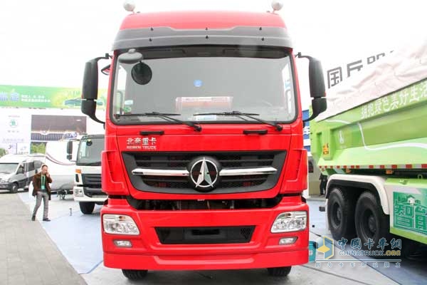 北奔 V3M重卡 336马力 6X2 LNG牵引车