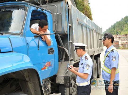 定或不定时检查 海南加强道路运输监管