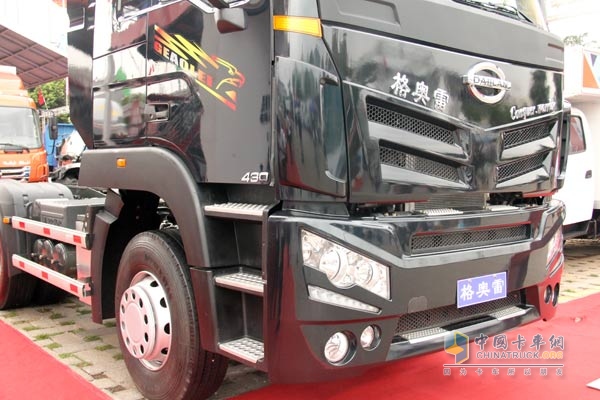 格奥雷重卡 6*4 牵引车外观