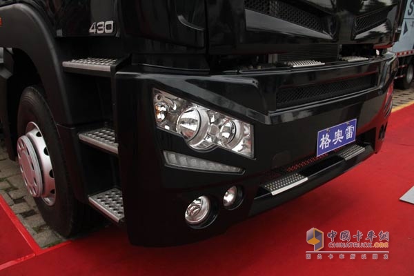 格奥雷重卡 6*4 牵引车外观