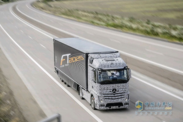 奔驰卡车2025全球首发 实现自动驾驶