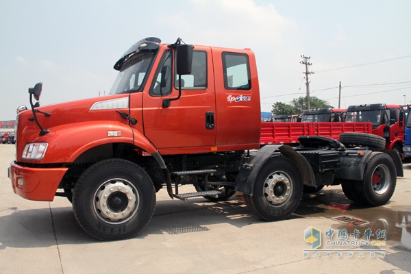 一汽解放安捷重卡6×2长头牵引车 