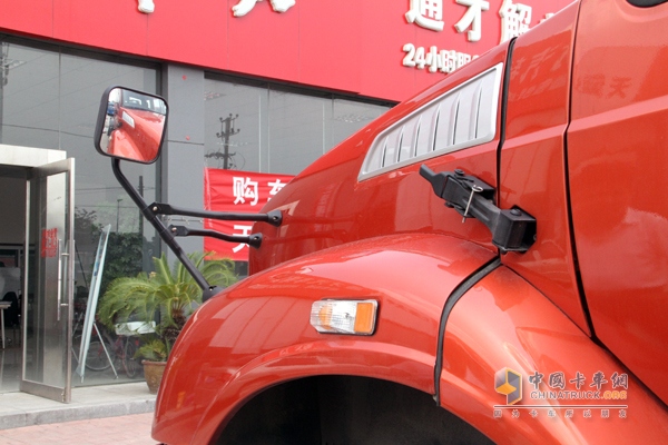 一汽解放安捷重卡6×2长头牵引车 