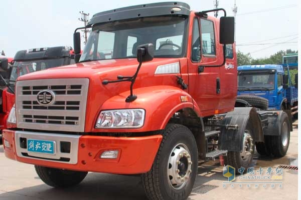 一汽解放安捷重卡6×2长头牵引车 