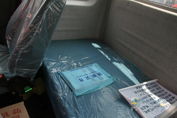 一汽解放安捷重卡6×2长头牵引车