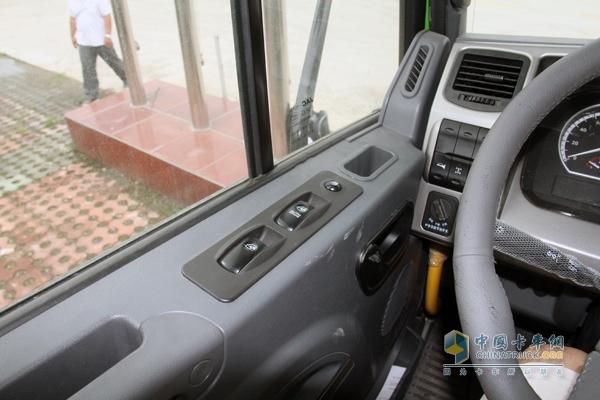 江淮格尔发新型智能渣土车