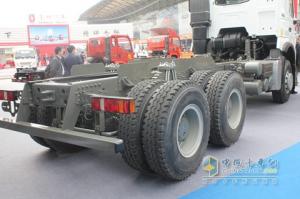 中国重汽 HOWO-T7H 6X4自卸车