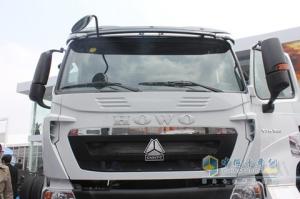 中国重汽 HOWO-T7H 6X4自卸车