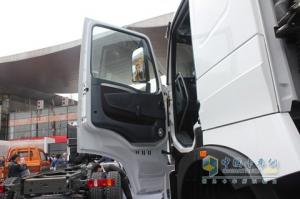 中国重汽 HOWO-T7H 6X4自卸车