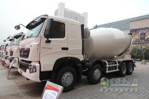 中国重汽 HOWO-T7H 8×4搅拌车