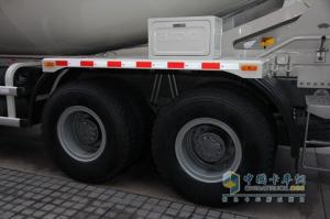 中国重汽 HOWO-T7H 8×4搅拌车
