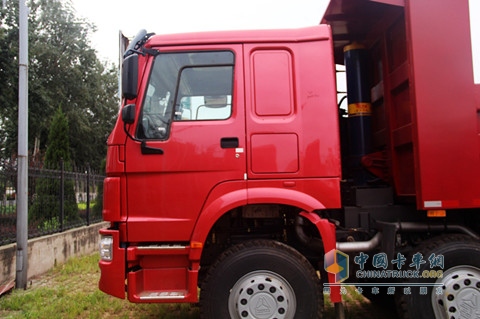 中国重汽 HOWO 8×4自卸车