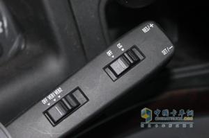 中国重汽 HOWO 6×4牵引车