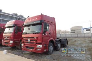 中国重汽 HOWO 6×2前双转向牵引车