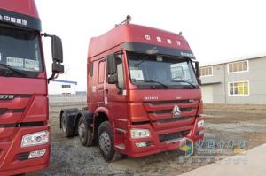 中国重汽 HOWO 6×2前双转向牵引车