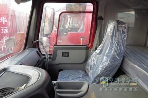 中国重汽 HOWO 6×2前双转向牵引车