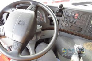 中国重汽 HOWO 6×2前双转向牵引车