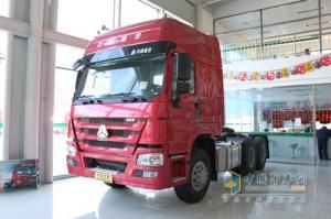 中国重汽 HOWO 6×2后提升式牵引车