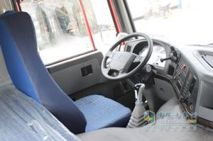 中国重汽 HOWO 4×2后提升式牵引车