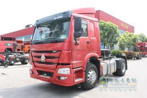 中国重汽 HOWO 4×2后提升式牵引车