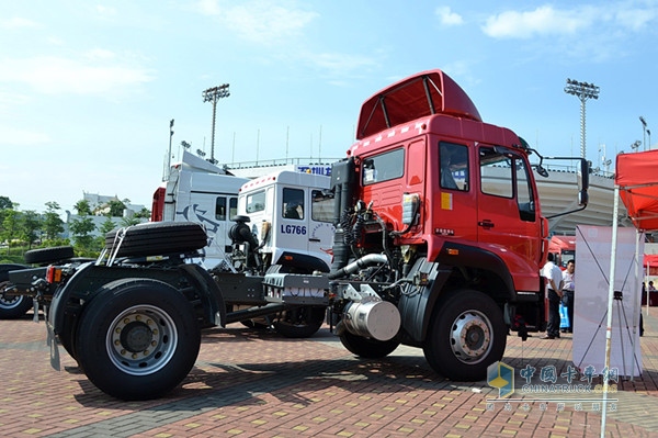 中国重汽 M5G 280马力 4X2 牵引车