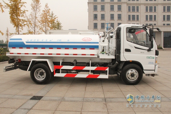 福田欧马可 141马力 4×2洒水车（BSZ5083GSSC4T033）