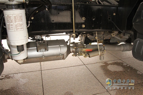 福田奥铃TX 110马力4×2平板载货车（BJ1049V9PD6-AA）