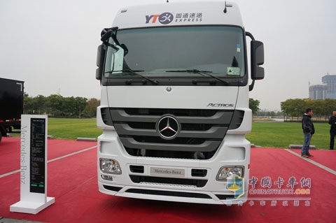 奔驰卡车 Actros 1841低底盘牵引车