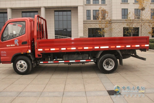 福田奥铃捷运 107马力4×2平板载货车（BJ1049V9JEA-3）