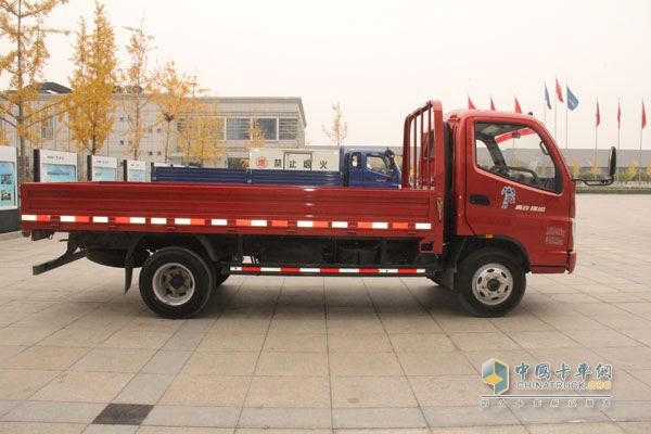 福田奥铃捷运 107马力4×2平板载货车（BJ1049V9JEA-3）