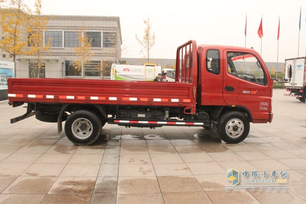 福田奥铃TX 110马力4×2平板载货车（BJ1049V9PD6-AA）