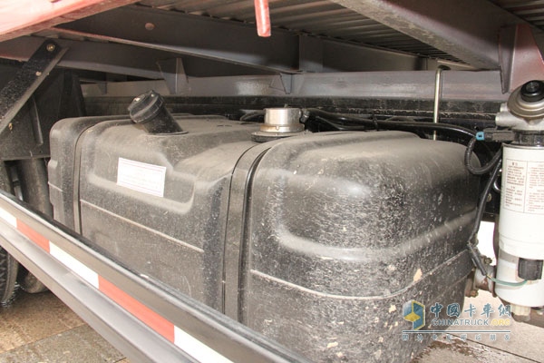 福田奥铃TX 110马力4×2平板载货车（BJ1049V9PD6-AA）
