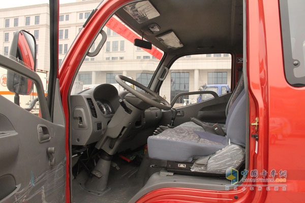 福田奥铃TX 110马力4×2平板载货车（BJ1049V9PD6-AA）