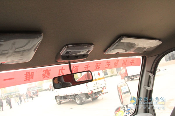 福田奥铃TX 110马力4×2平板载货车（BJ1049V9PD6-AA）