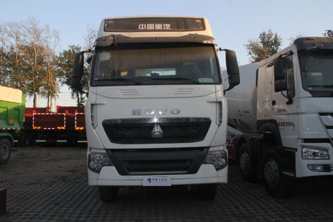 中国重汽 HOWO-T7H重卡 400马力 6X4 国四牵引车