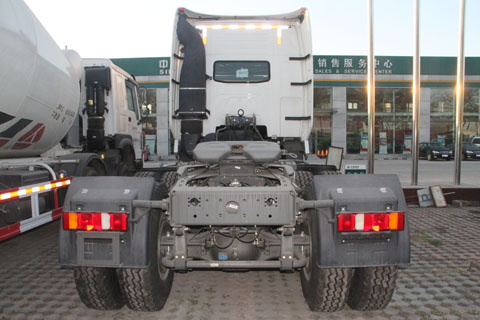 中国重汽 HOWO-T7H重卡 400马力 6X4 国四牵引车