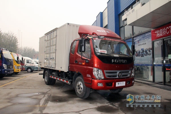 福田奥铃CTX 154马力 4×2厢式排半保温车