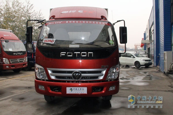 福田奥铃CTX 154马力 4×2厢式排半保温车 正脸