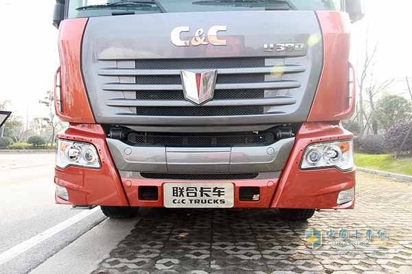 联合卡车 玉柴340马力 国四 4x2 牵引车