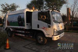 一汽解放青岛 龙V 152马力 4X2 国四摆臂垃圾车 QDT5120ZBSC