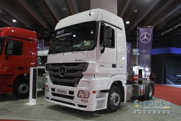 奔驰Actros 1841低底盘牵引车