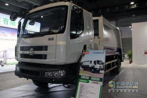 广州车展:东风柳汽霸龙M7牵引车带头 注重专用车市场