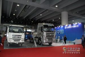 广州车展:东风柳汽霸龙M7牵引车带头 注重专用车市场