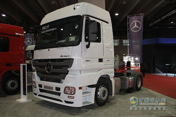 奔驰卡车 Actros 1841低底盘牵引车