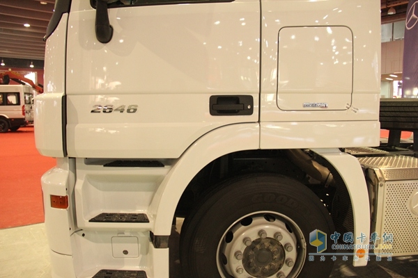 奔驰 Actros重卡 456马力 6×2 牵引车（车队之星）(型号2646)